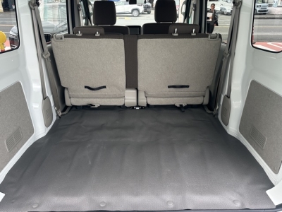 NV１００クリッパー(ニッサン)ディーラ-試乗車 内外装写真他１
