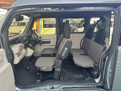 N-VAN e(ホンダ)届出済未使用車 前席内装