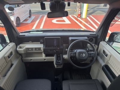 N-VAN e(ホンダ)届出済未使用車 後席から見た前席