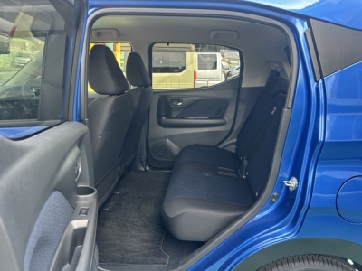 eKクロス(三菱)中古車 後席内装