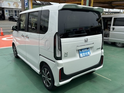 新型N-BOX(ホンダ)届出済未使用車 後方