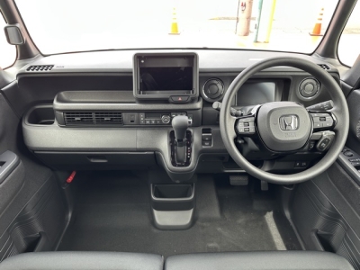 新型N-BOX(ホンダ)届出済未使用車 内外装写真他