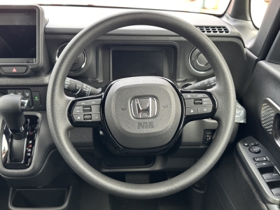 新型N-BOX(ホンダ)届出済未使用車 内外装写真他１
