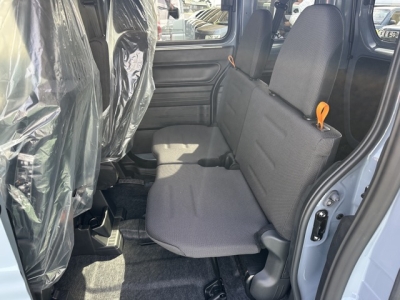 N-VAN(ホンダ)届出済未使用車 後席から見た前席