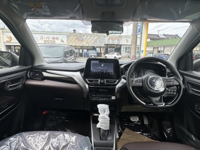 フロンクス(スズキ)登録済未使用車 後席から見た前席