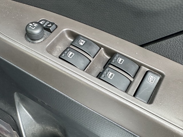 ルーミー(トヨタ)中古車 12