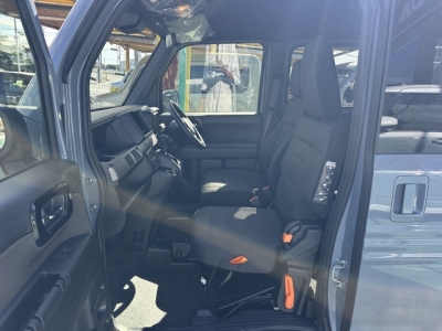 N-VAN(ホンダ)届出済未使用車 前席内装