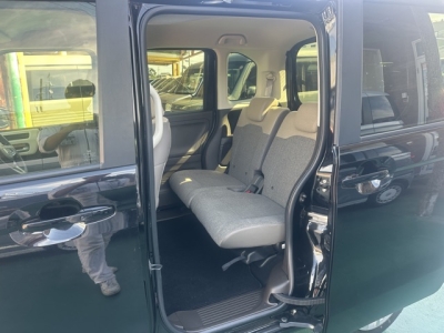 N-BOX(ホンダ)中古車 後席内装