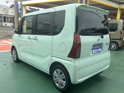 タント(ダイハツ)届出済未使用車 後方