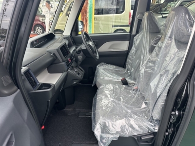 タント(ダイハツ)届出済未使用車 前席内装