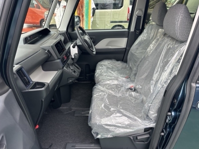 タント(ダイハツ)届出済未使用車 前席内装