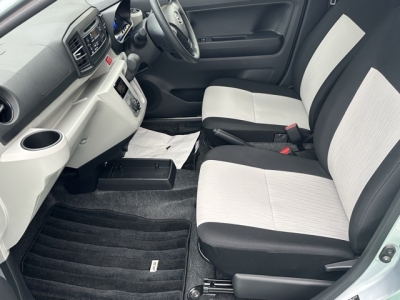 ミライース(ダイハツ)中古車 前席内装