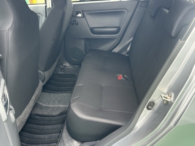 ミライース(ダイハツ)中古車 後席内装