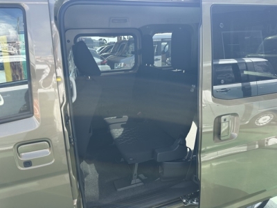 アトレー(ダイハツ)届出済未使用車 後席内装