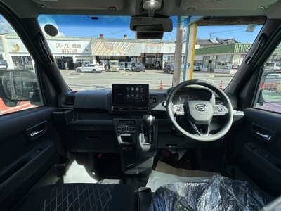 アトレー(ダイハツ)届出済未使用車 後席から見た前席