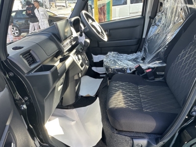 アトレー(ダイハツ)届出済未使用車 前席内装