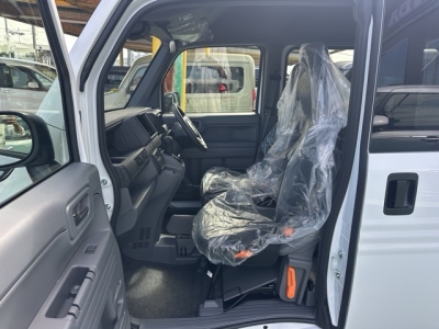 N-VAN(ホンダ)届出済未使用車 前席内装