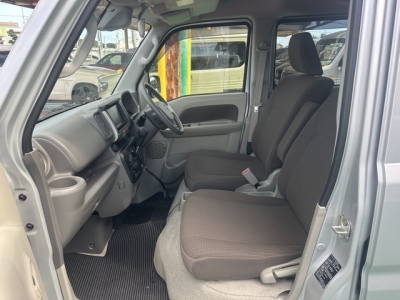 エブリイバンのOEM(スズキ)中古車 前席内装