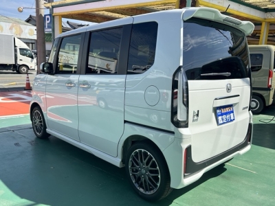 新型N-BOX(ホンダ)届出済未使用車 後方