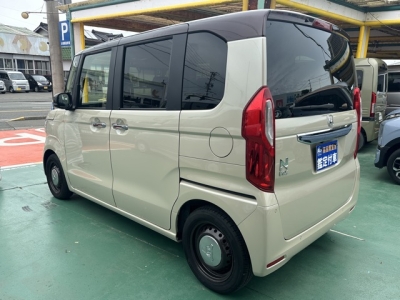 N-BOX(ホンダ)中古車 後方