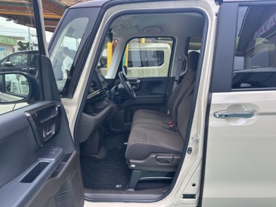 N-BOX(ホンダ)中古車 前席内装