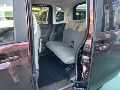 N-BOX(ホンダ)中古車 後席内装