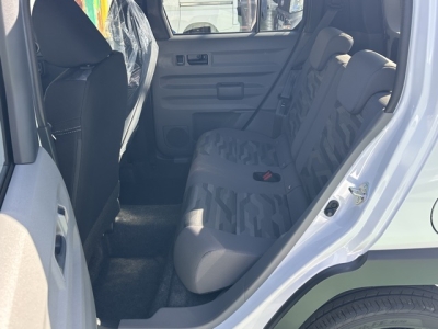 タフト(ダイハツ)届出済未使用車 後席内装