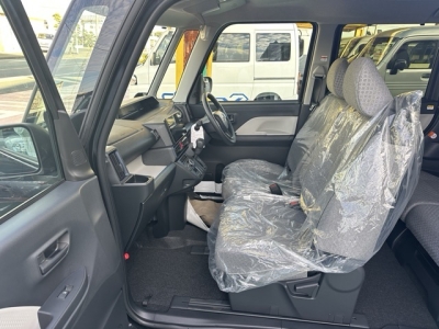 タント(ダイハツ)届出済未使用車 前席内装