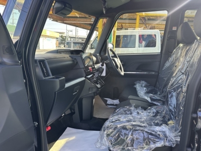 タントカスタム(ダイハツ)届出済未使用車 前席内装