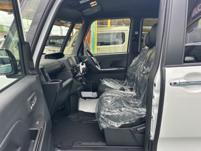 タントカスタム(ダイハツ)届出済未使用車 前席内装