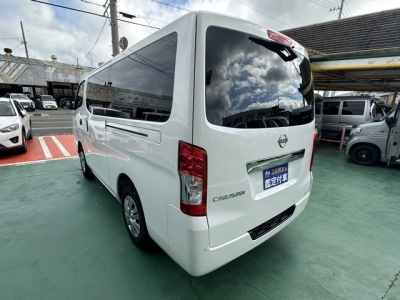 キャラバン(ニッサン)登録済未使用車 後方