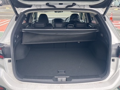 レヴォーグ(スバル)中古車 内外装写真他2