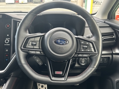 レヴォーグ(スバル)中古車 内外装写真