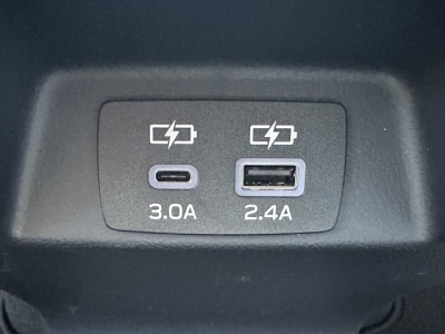 クロストレック(スバル)ディーラ-試乗車 内外装写真他