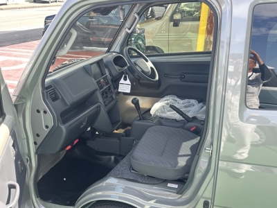 キャリートラック(スズキ)届出済未使用車 前席内装