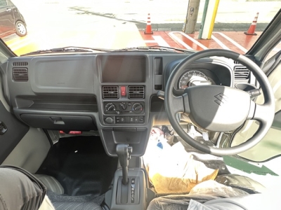 キャリートラック(スズキ)届出済未使用車 後席内装