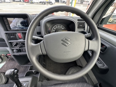 キャリートラック(スズキ)中古車 後席から見た前席