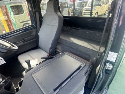 キャリートラック(スズキ)中古車 後席内装