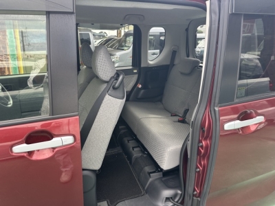 タント(ダイハツ)中古車 後席内装