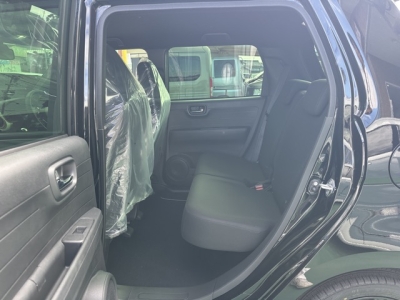 N-ONE(ホンダ)届出済未使用車 後席内装