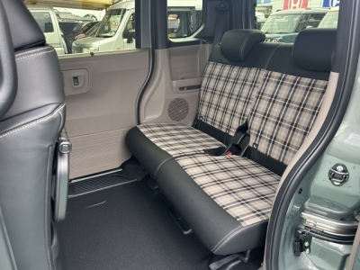 N-BOX(ホンダ)届出済未使用車 後席内装