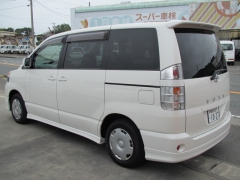 ヴォクシー(トヨタ)中古車 後方