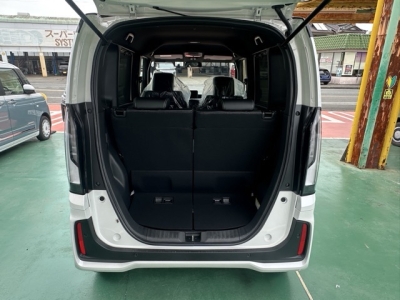 新型N-BOX(ホンダ)届出済未使用車 内外装写真他2