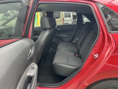 フィット(ホンダ)ディーラ-試乗車 後席内装