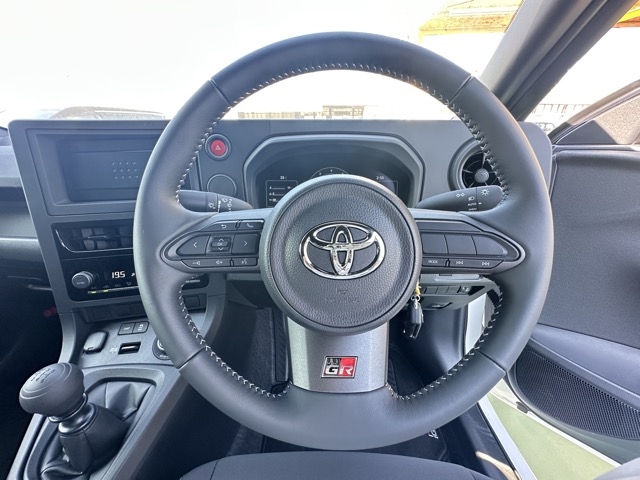 GRヤリス(トヨタ)中古車 14