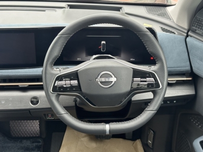 アリア(ニッサン)登録済未使用車 内外装写真他