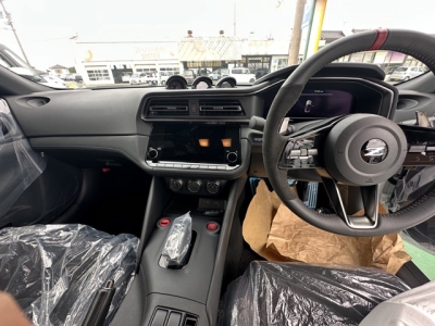 フェアレディZ(ニッサン)登録済未使用車 後席内装