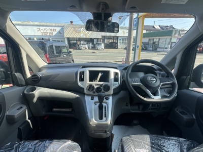 NV200バネットワゴン(ニッサン)登録済未使用車 内外装写真他