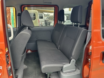 ハイゼットカーゴ(ダイハツ)中古車 後席内装