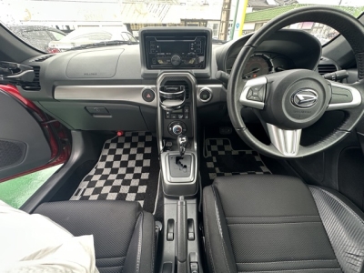 コペン(ダイハツ)中古車 後席内装